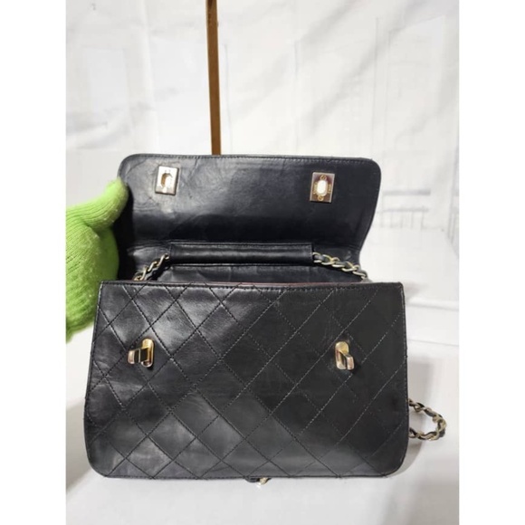 Authentic Chanel Vintage Matelasse Double Turnlock Shoulder Bag Black - Picture 15 of 16